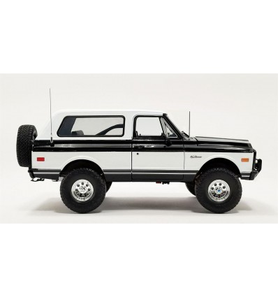 1:18 Scale 1971 Chevrolet K5 Blazer Diecast Model A1807716